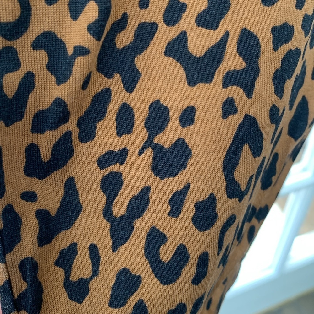 Diane Von Furstenberg 💯 Silk Animal Print T Shirt Dress Medium MIDI - Picture 4 of 8